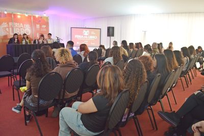 La "Movida Juvenil" dijo presente en la 7ma Feria del Libro de Malvinas Argentinas - El Diario de Malvinas