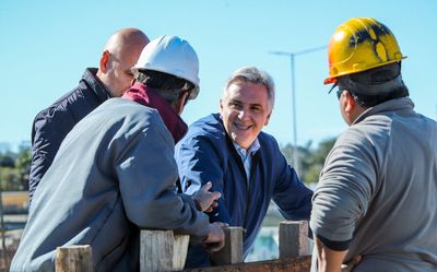Llaryora supervisó el inicio del asfaltado del altonivel de Malvinas Argentinas - · Gobierno de Córdoba