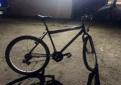 Malvinas Argentinas: un ciclista fue embestido por una moto en la Ruta A-88 y el conductor huyó - Reporte Regional