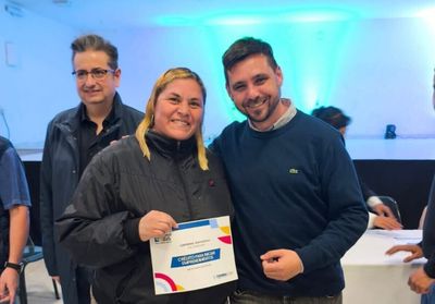 Entregaron microcréditos del Banco de la Gente en Malvinas Argentinas - Reporte Regional