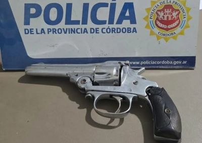 Detuvieron a un hombre y secuestraron un revólver en Malvinas Argentinas